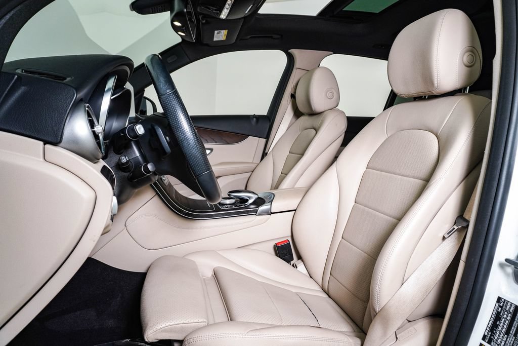 Used 2018 Mercedes-Benz GLC 300 4MATIC image 18