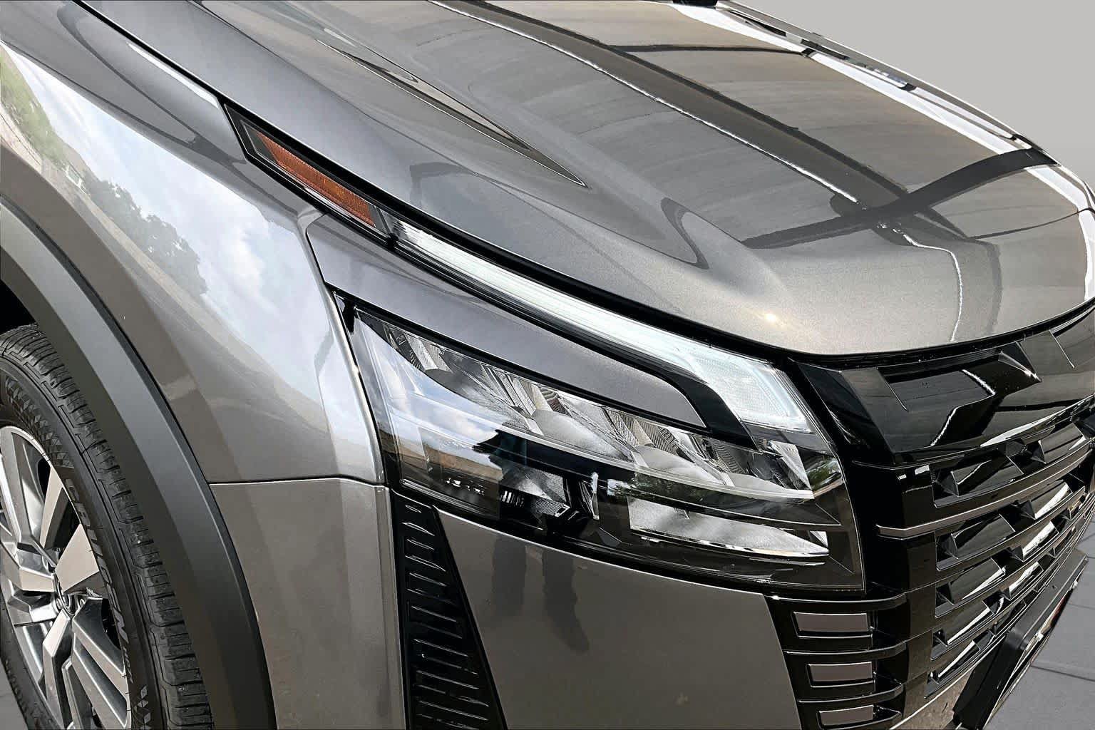 New 2026 Nissan Pathfinder SL FWD image 18