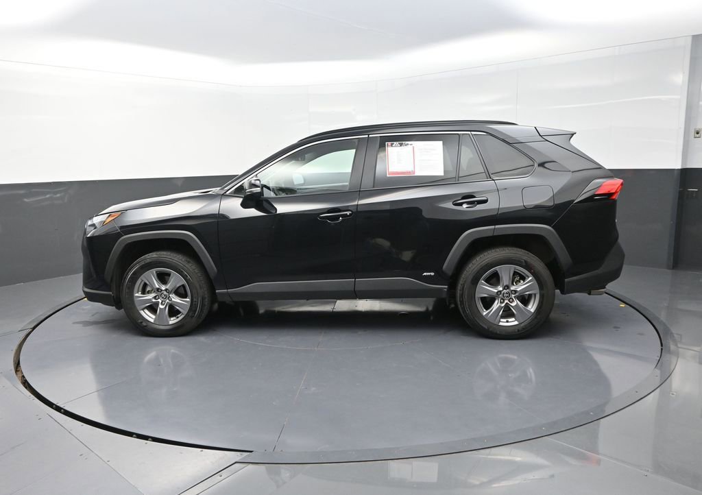 Used 2025 Toyota RAV4 XLE image 5