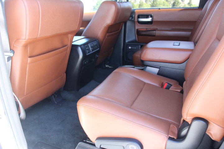 Used 2017 Toyota Sequoia Platinum RWD image 16