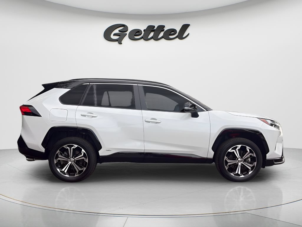 Used 2025 Toyota RAV4 XSE AWD/4WD image 4