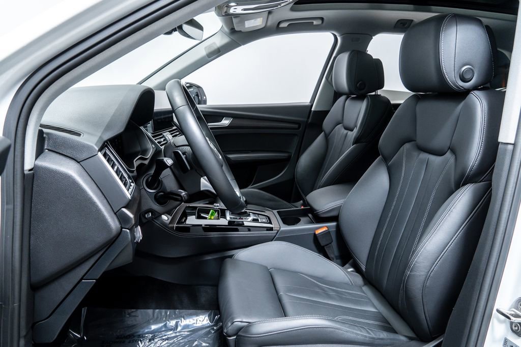 Used 2024 Audi Q5 e Premium Plus w/ Premium Plus Package image 5