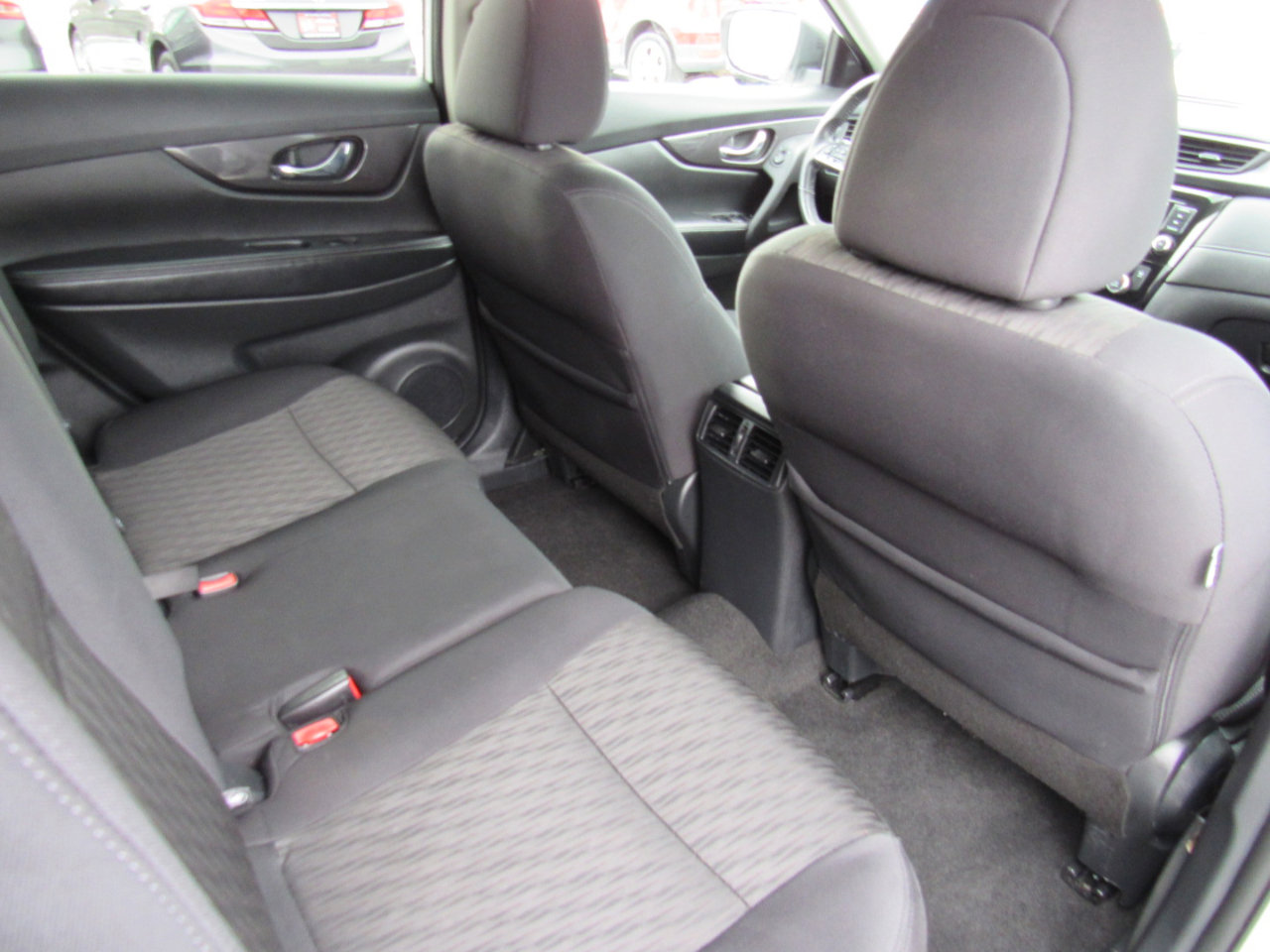 Used 2018 Nissan Rogue SV image 24