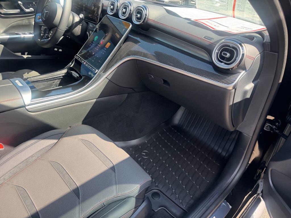 Used 2025 Mercedes-Benz C 63 AMG S image 21