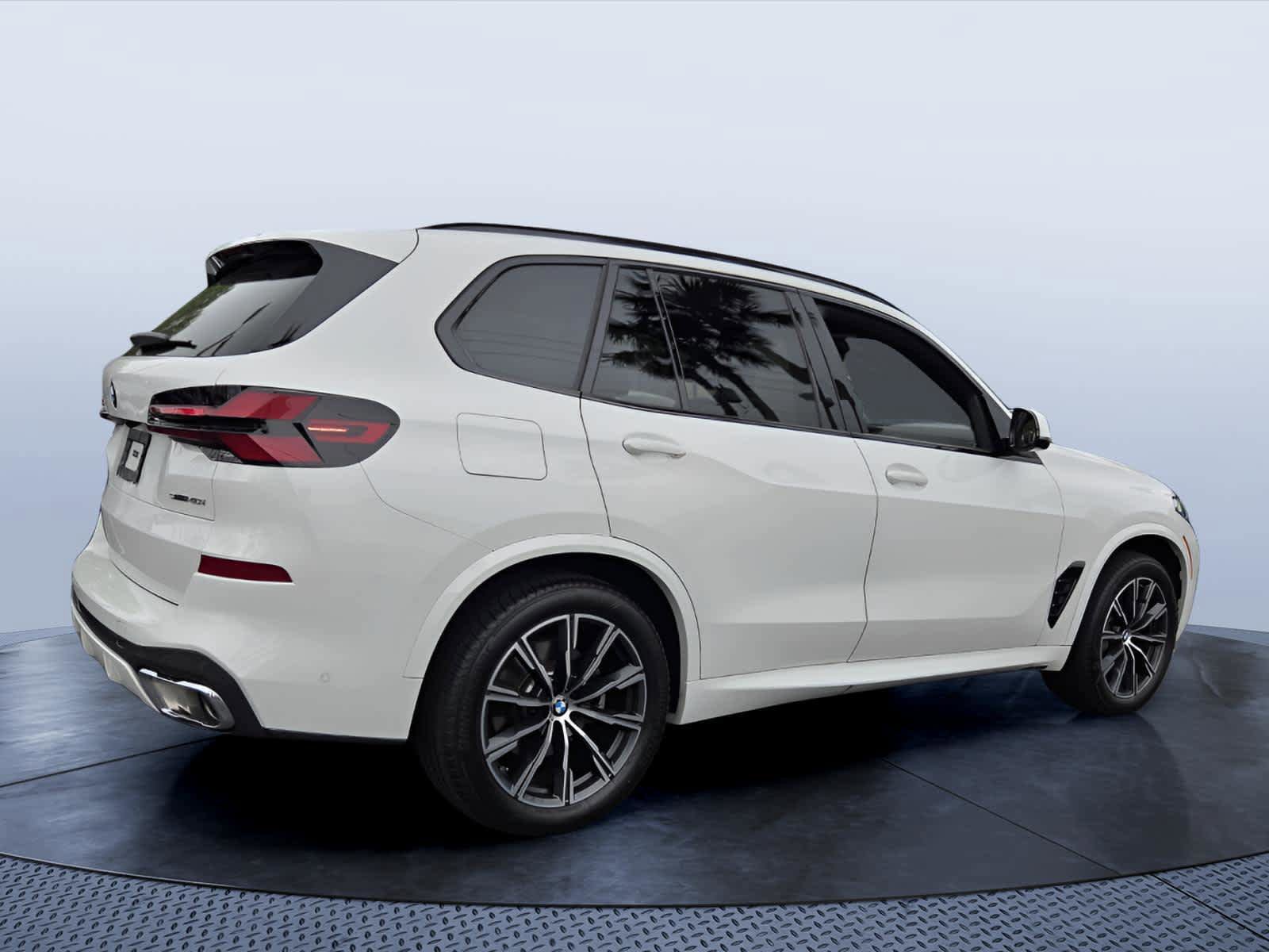 Certified 2026 BMW X5 sDrive40i w/ M Sport Package RWD image 5