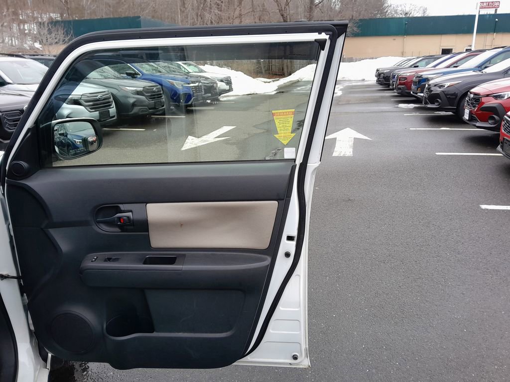 Used 2015 Scion xB image 37