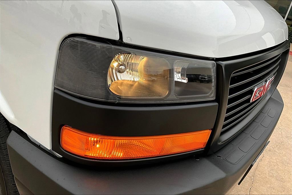 New 2025 GMC Savana 3500 Extended w/ Driver Convenience Package image 24