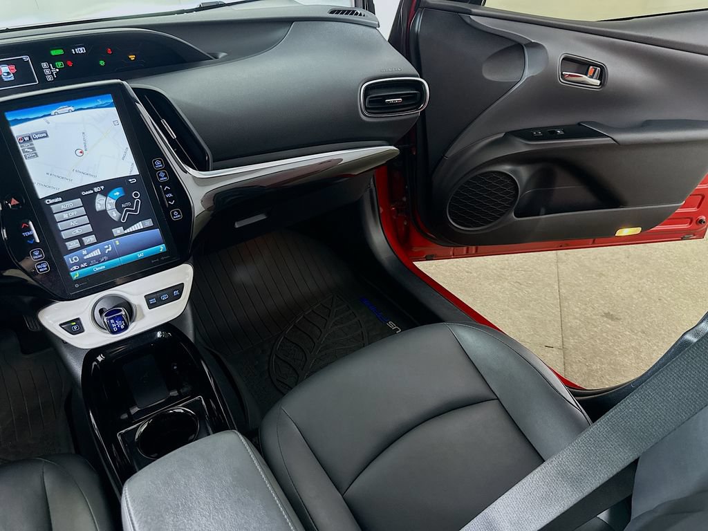 Used 2017 Toyota Prius Prime Premium FWD image 19