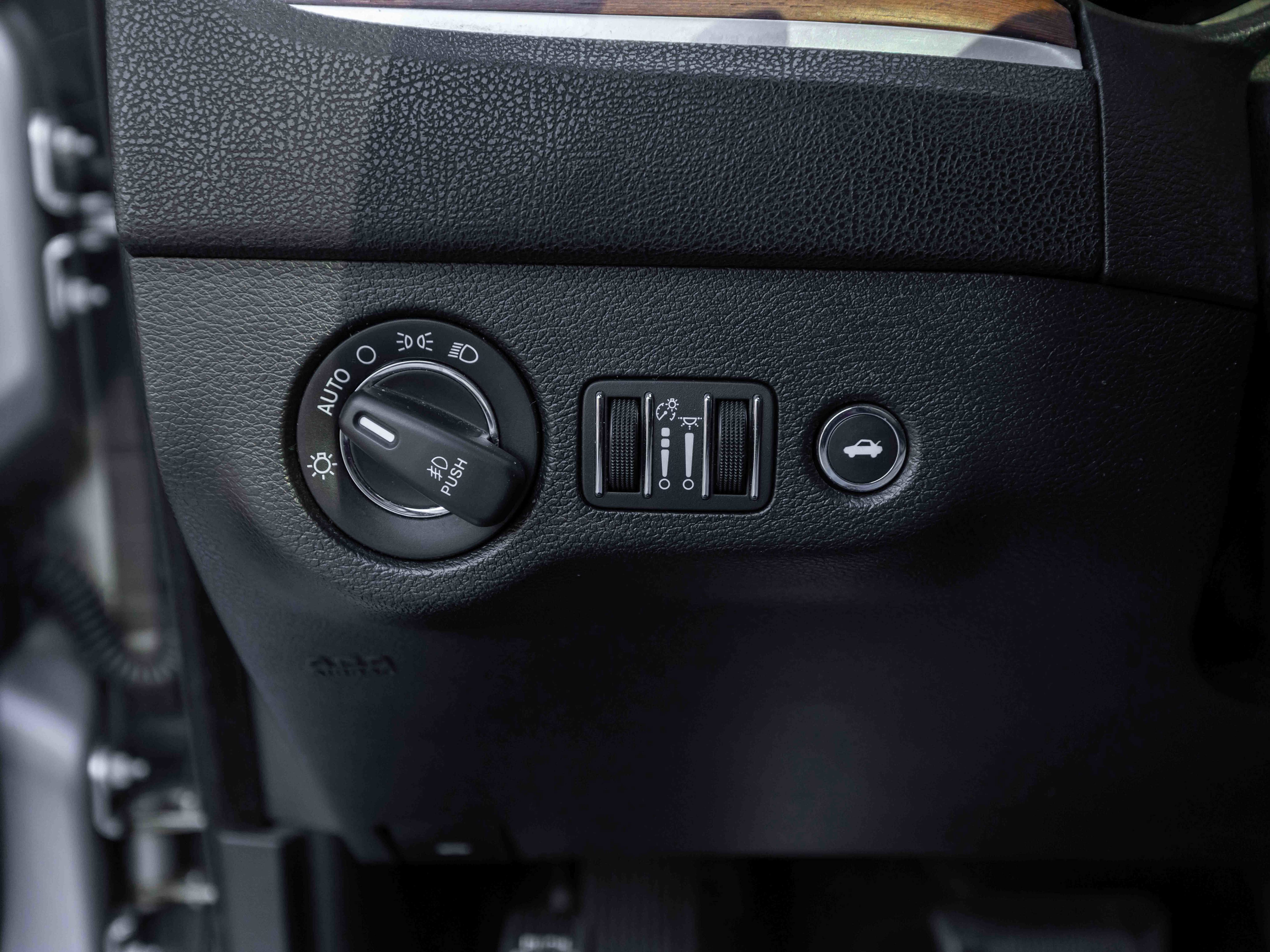 Used 2018 Chrysler 300 C w/ Sun, Sound & Nav Package image 71