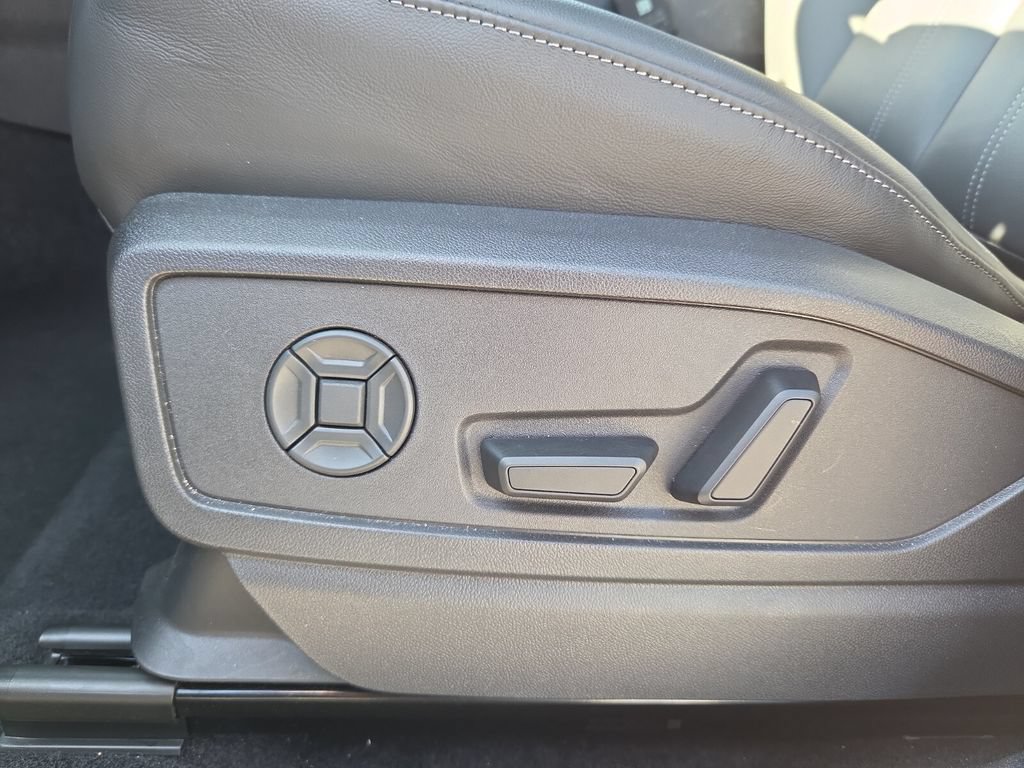 Certified 2025 Audi Q5 Premium w/ Convenience Package AWD/4WD image 12