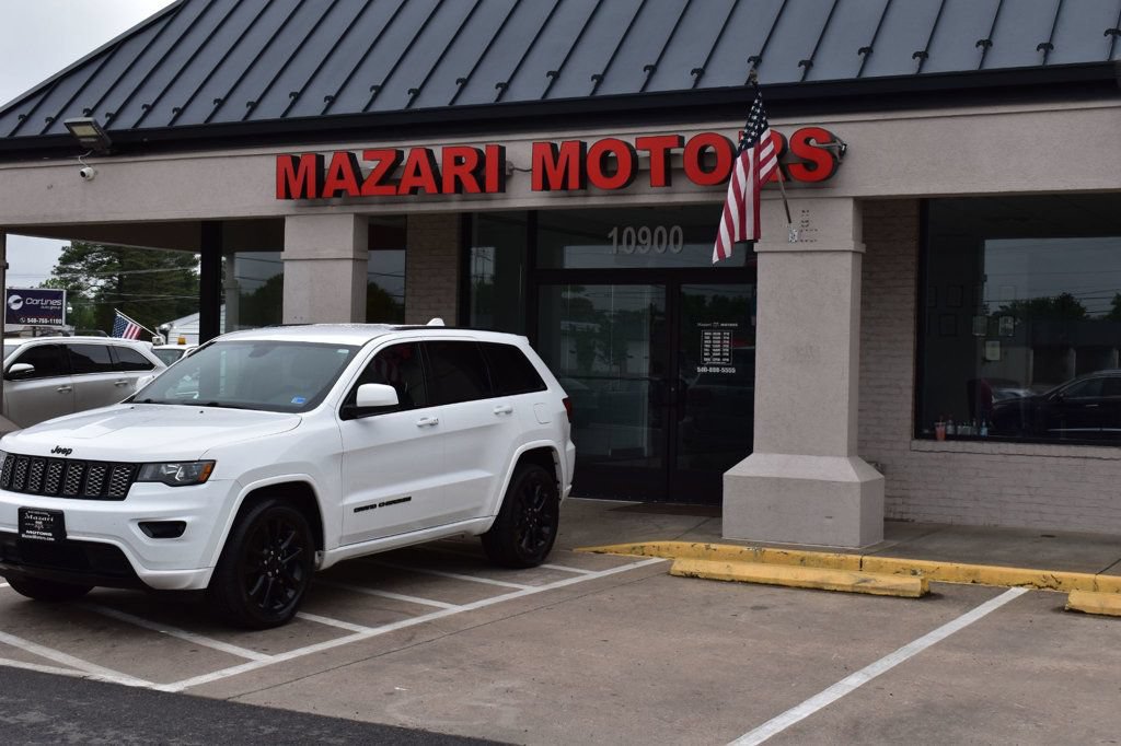 Used 2018 Jeep Grand Cherokee Altitude AWD/4WD image 9