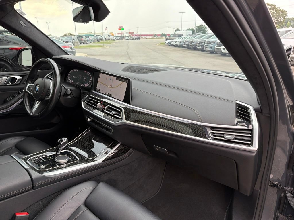 Used 2022 BMW X7 xDrive40i w/ M Sport Package AWD/4WD image 23
