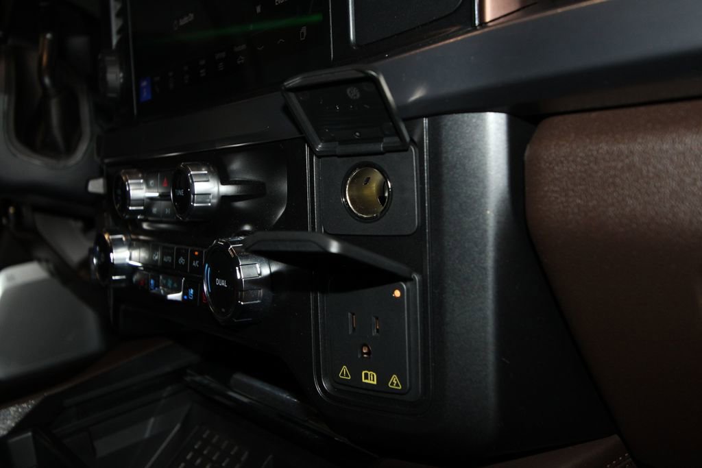 Used 2025 Ford F250 King Ranch w/ Chrome Package image 32