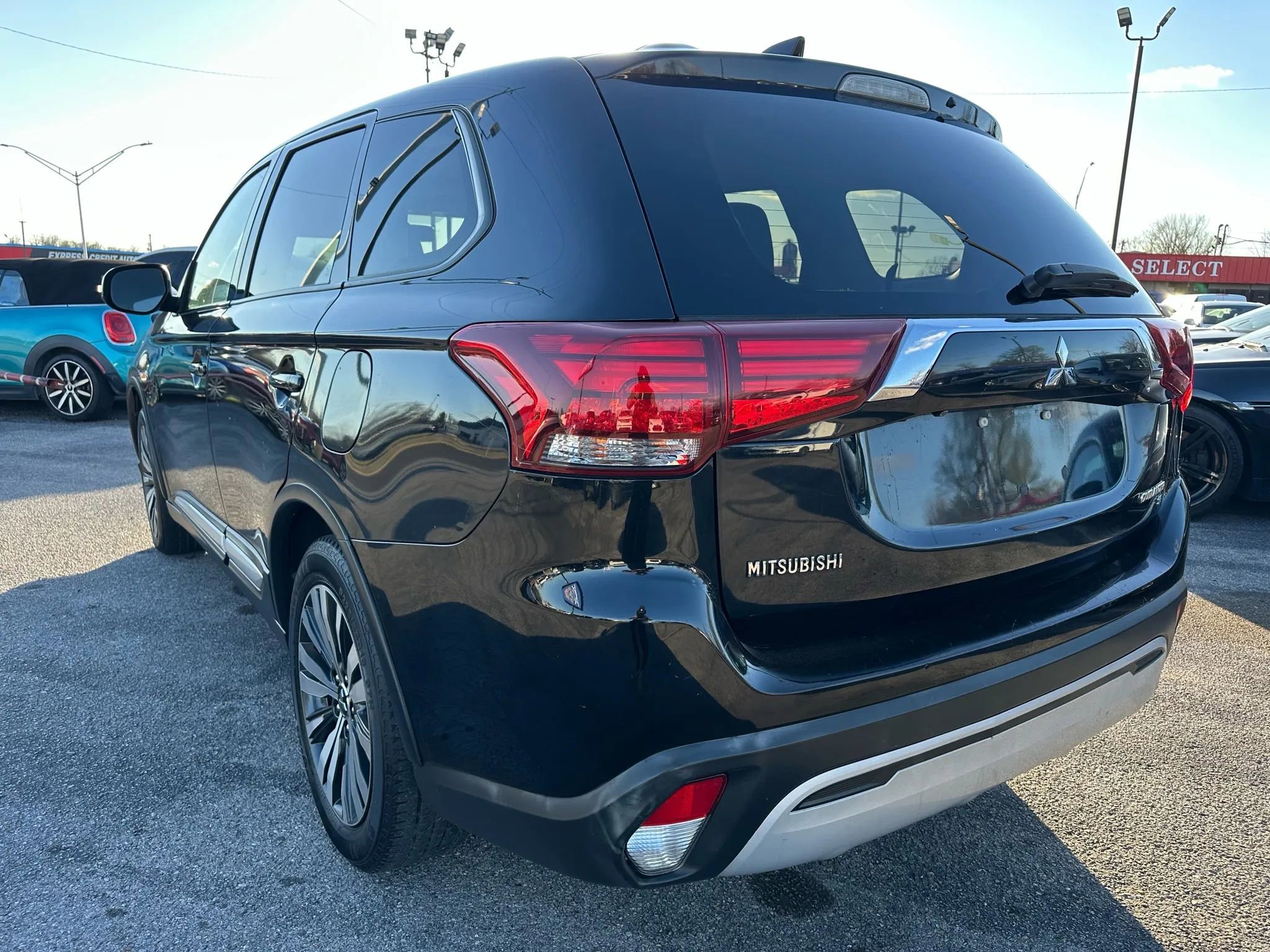 Used 2019 Mitsubishi Outlander SE image 35