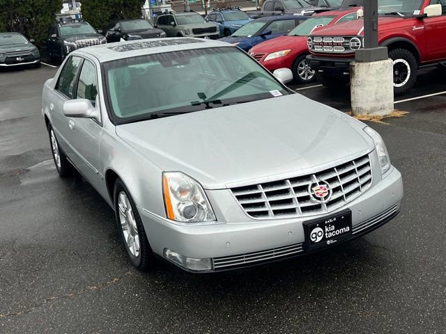 Used 2009 Cadillac DTS w/ Sun And Navigation Package FWD image 5