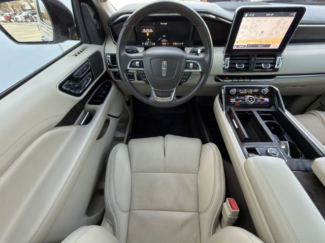 Used 2018 Lincoln Navigator Reserve w/ Technology Package image 12