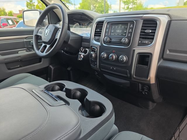 Used 2017 RAM 1500 Classic SLT AWD/4WD image 16