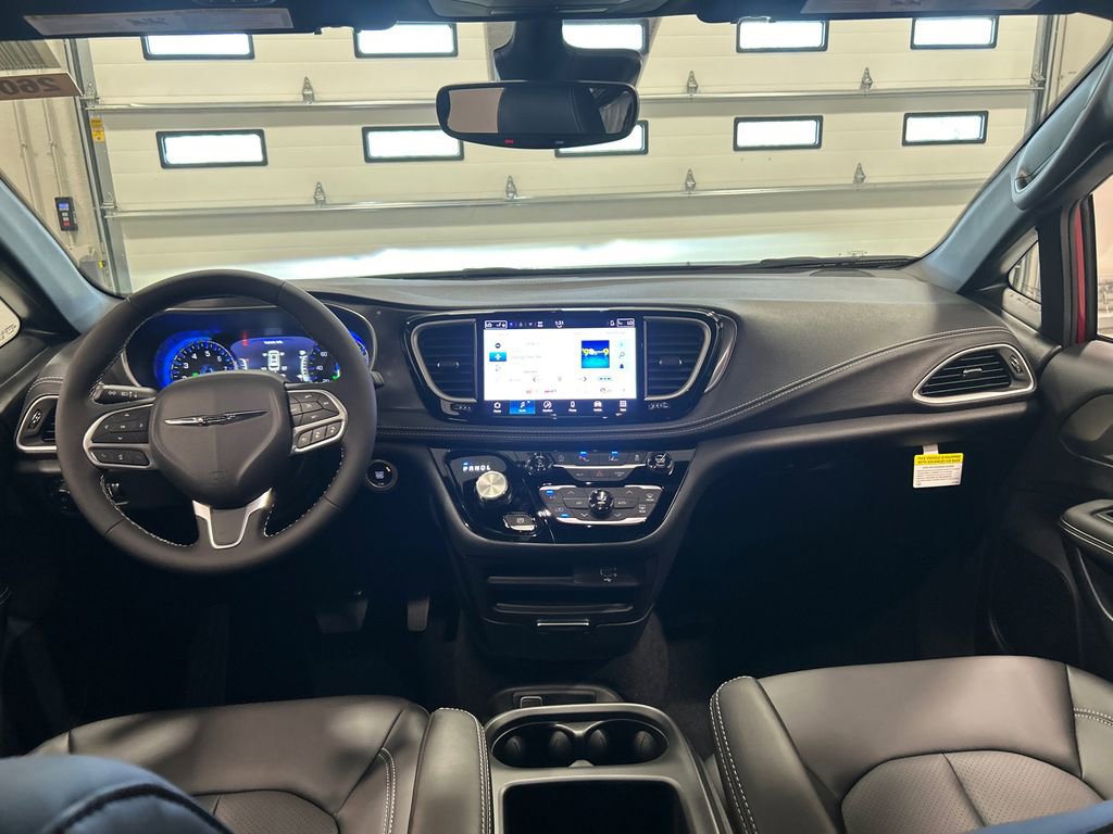 New 2026 Chrysler Pacifica Select AWD/4WD image 28