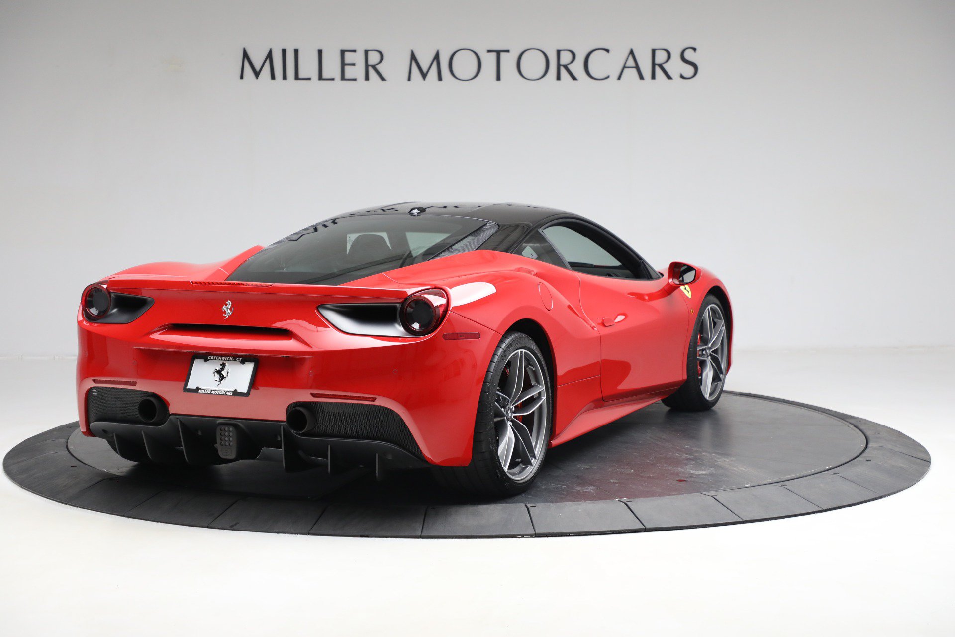 Certified 2018 Ferrari 488 GTB RWD image 7