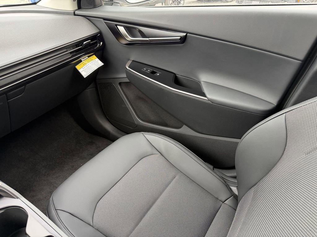 New 2025 Kia EV6 Light w/ Light LR Technology Package image 14