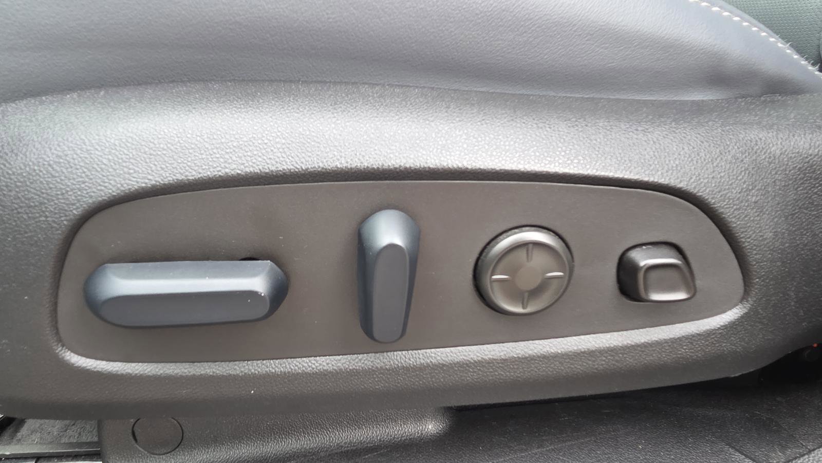 Used 2024 Buick Enclave Premium image 30