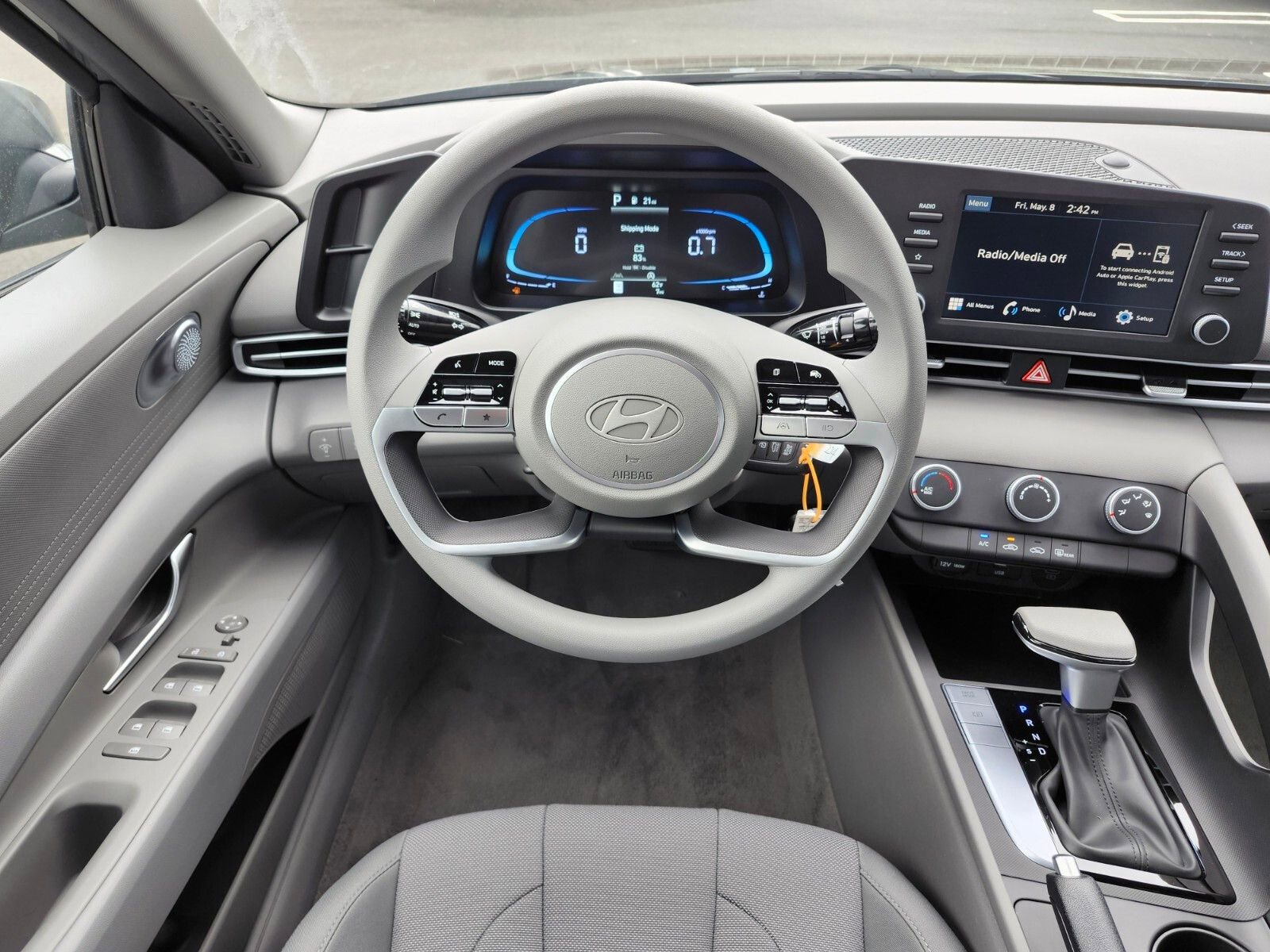 New 2026 Hyundai Elantra SE FWD image 12