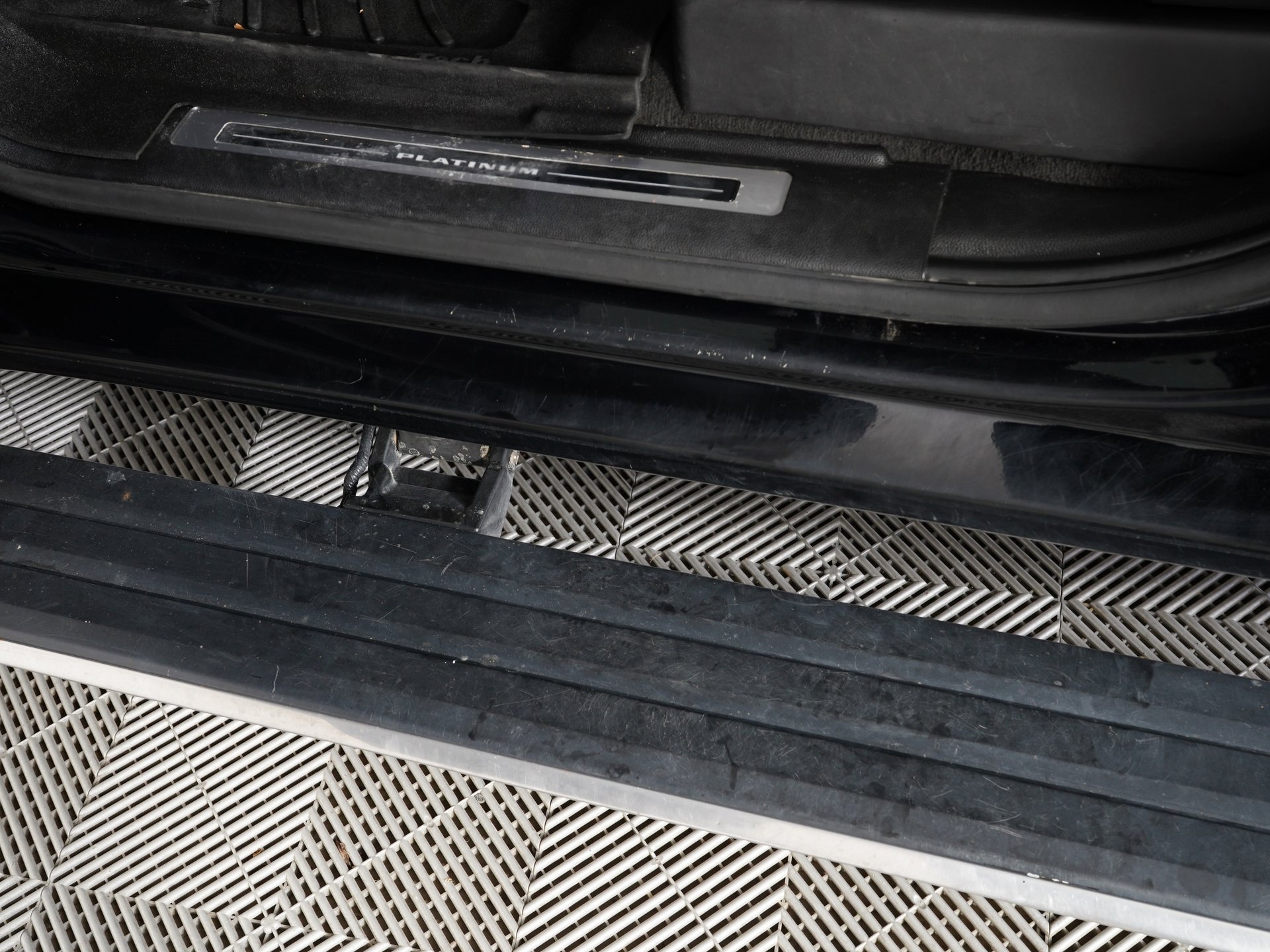 Used 2020 Cadillac Escalade ESV Platinum image 18