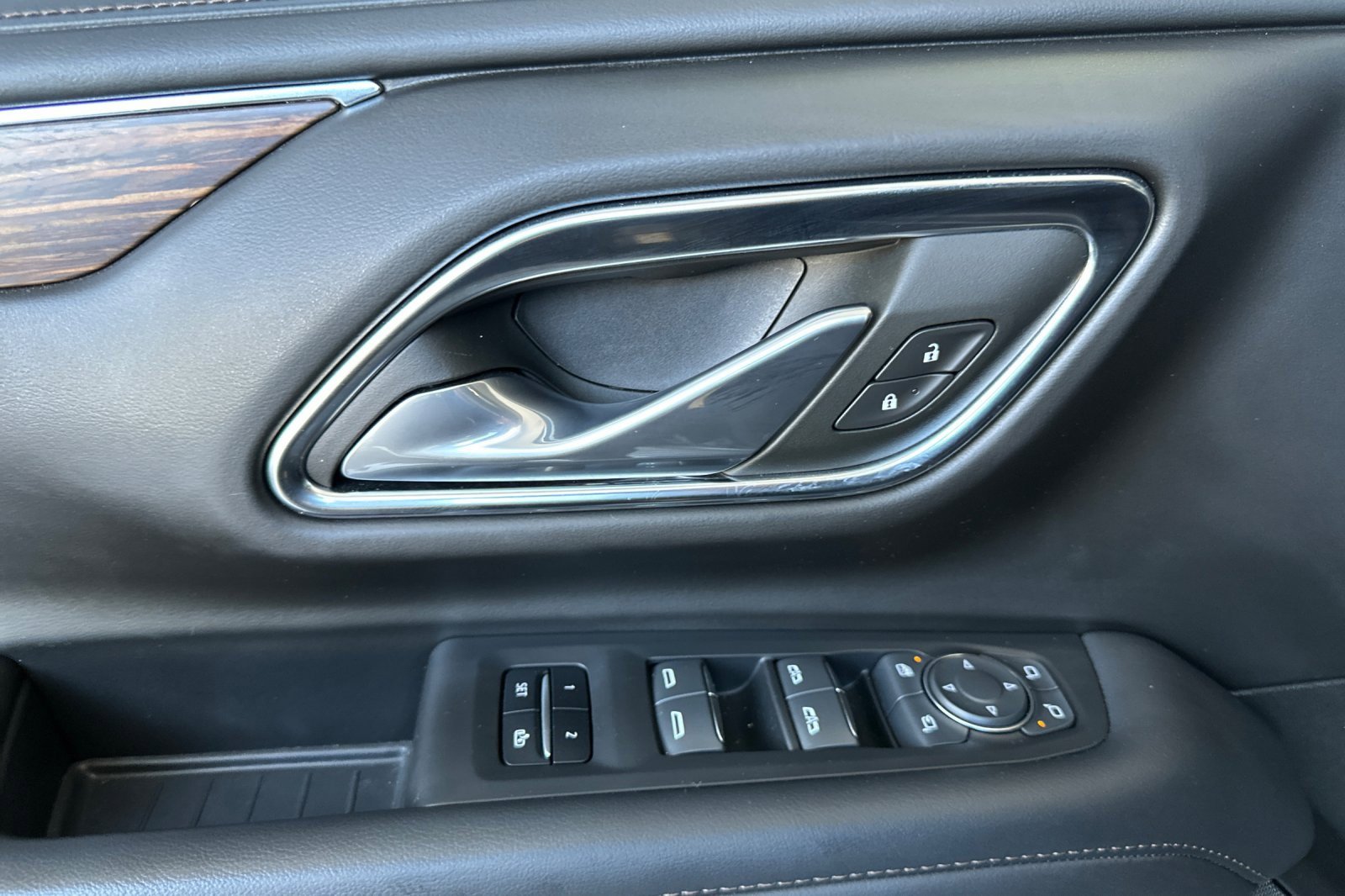 Used 2024 Chevrolet Tahoe High Country w/ Premium Package image 11