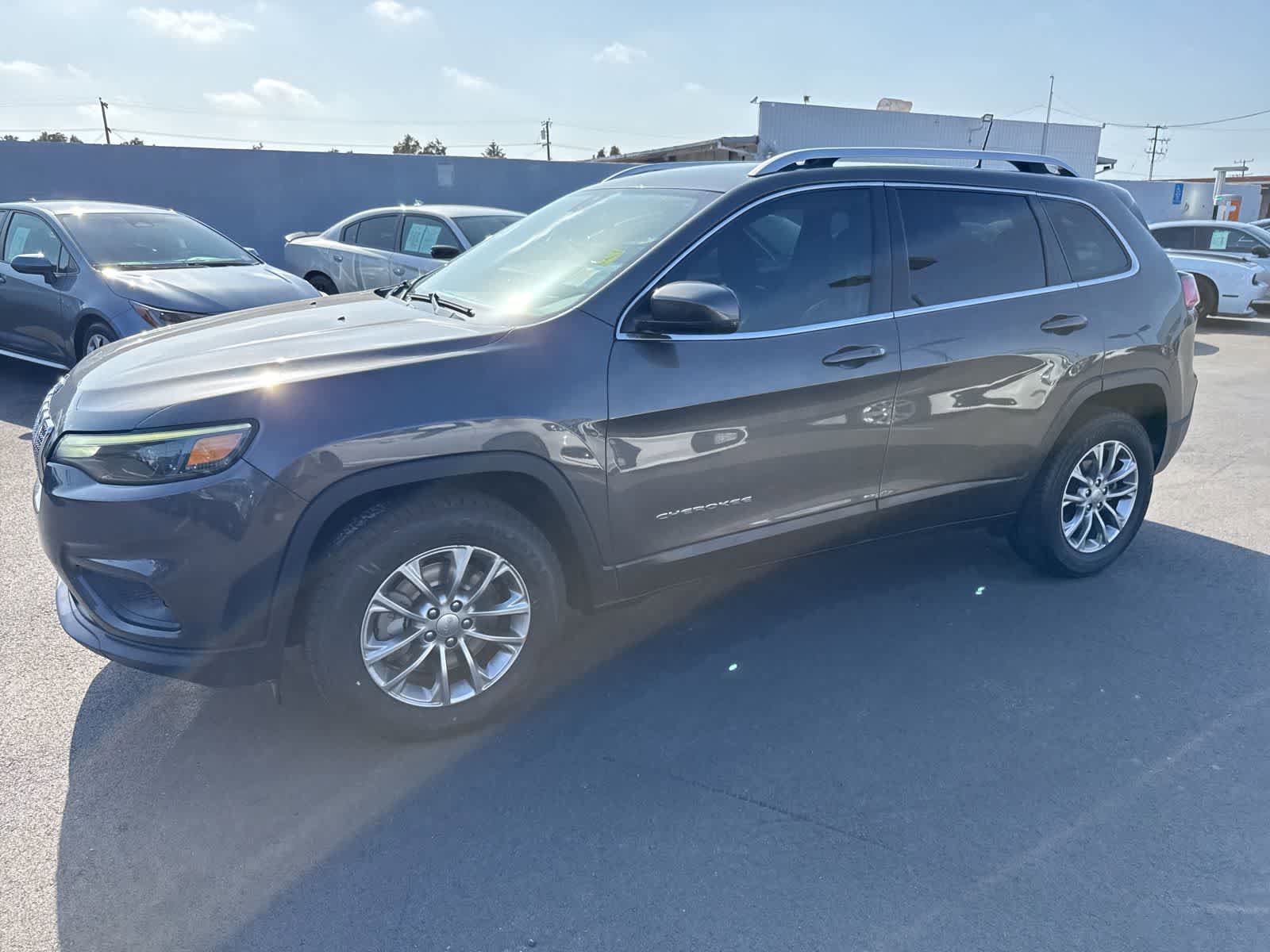 Used 2019 Jeep Cherokee Latitude Plus FWD image 11