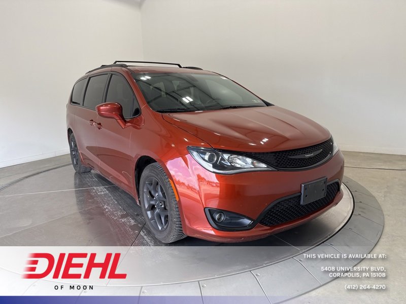 Used 2018 Chrysler Pacifica Touring-L w/ Premium Audio Group