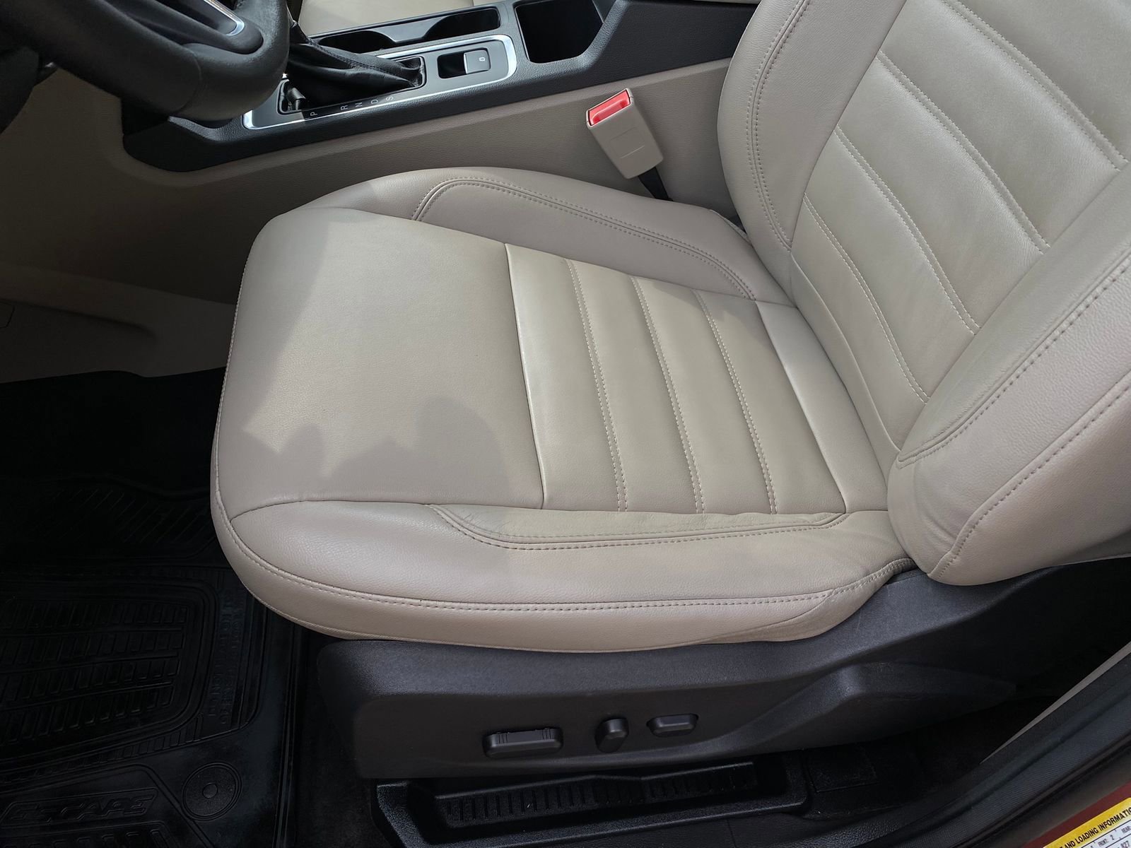 Used 2017 Ford Escape Titanium FWD image 11