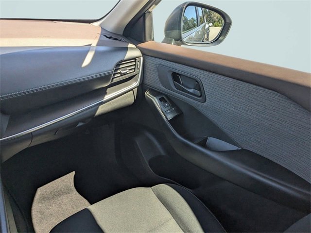 Used 2023 Nissan Rogue S image 20