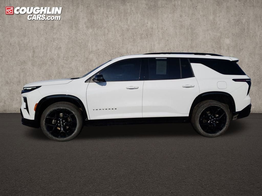 Used 2024 Chevrolet Traverse RS image 2