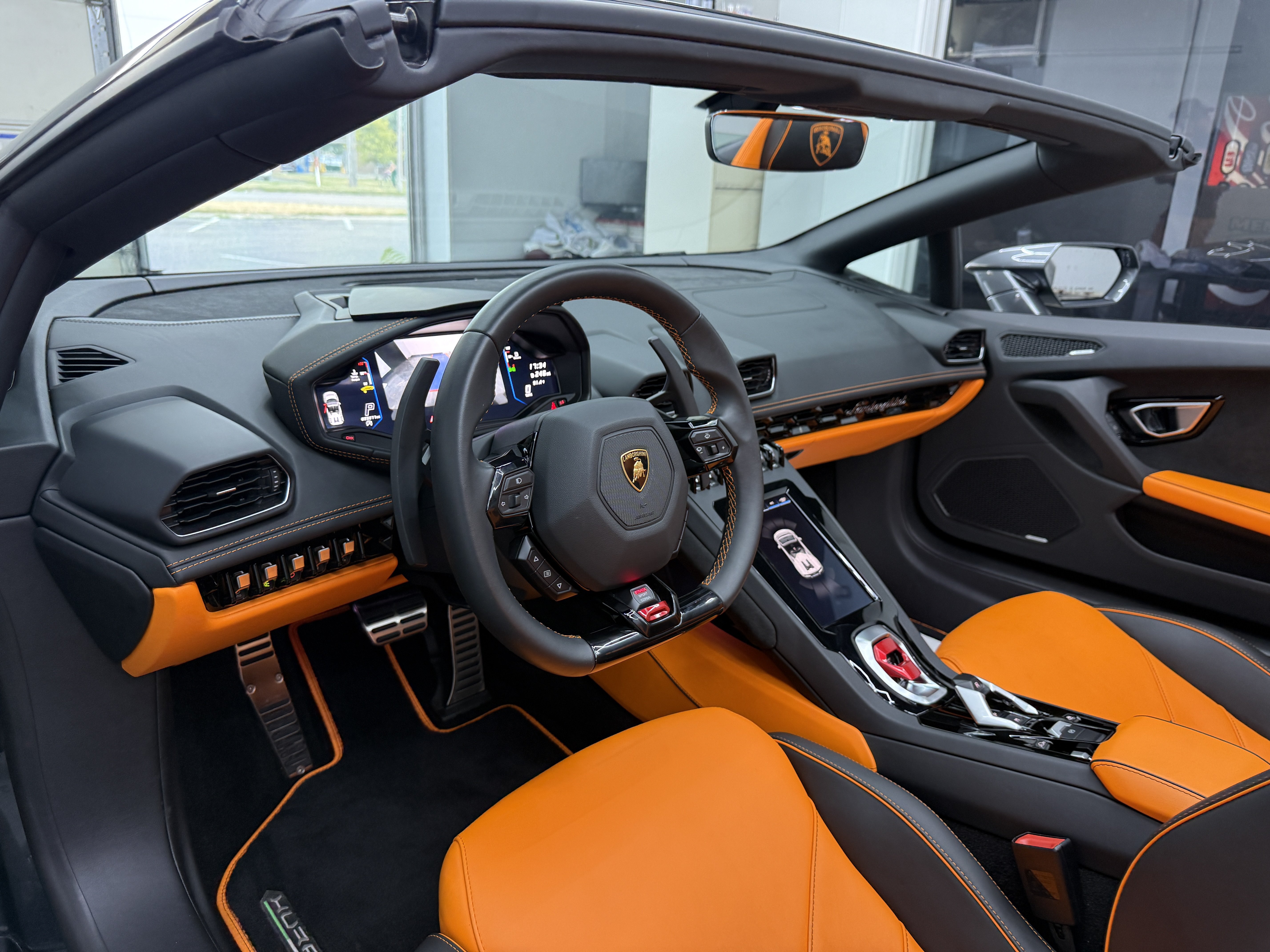 Used 2023 Lamborghini Huracan EVO RWD image 14