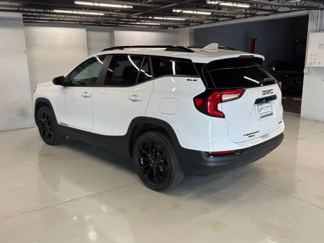 Used 2022 GMC Terrain SLE w/ Driver Convenience Package AWD/4WD image 7