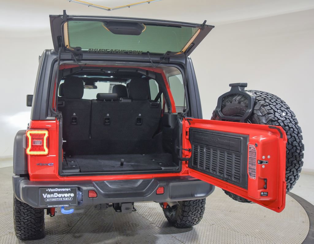 Used 2025 Jeep Wrangler Unlimited Rubicon 4xe w/ Convenience Group image 14