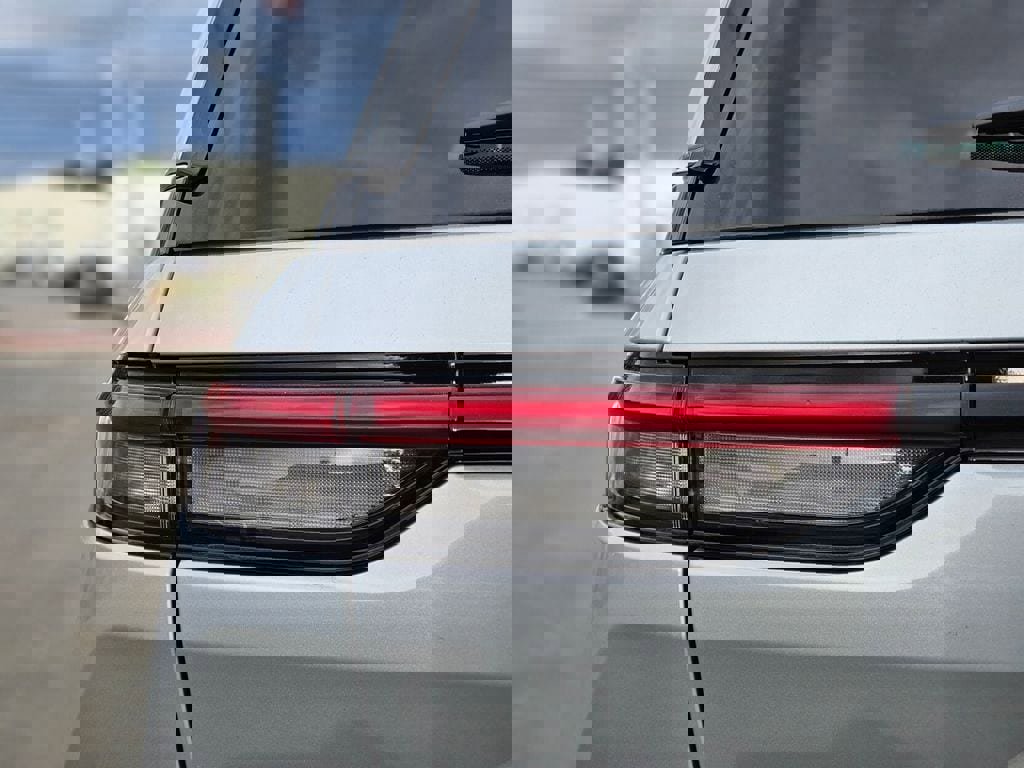 New 2025 Jeep Grand Cherokee Limited image 9