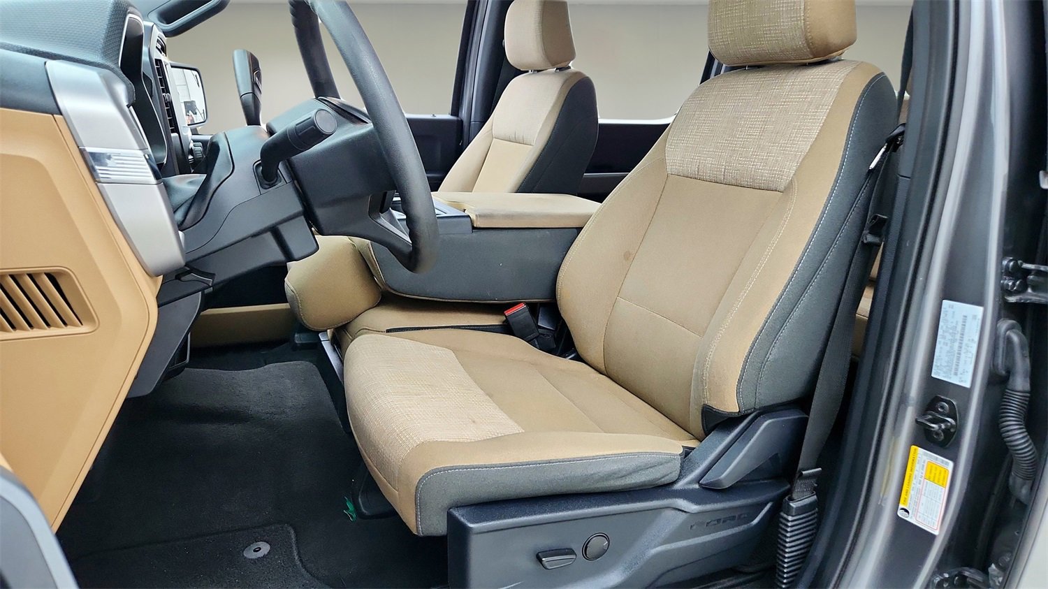 Used 2023 Ford F150 XLT image 14