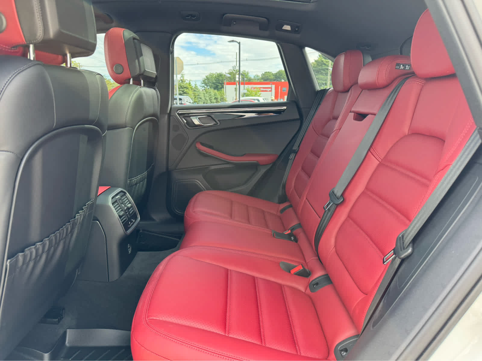 Used 2026 Porsche Macan S AWD/4WD image 37