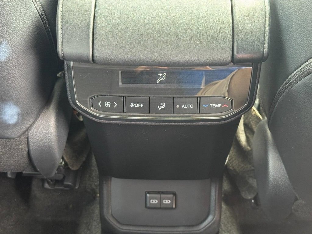 Used 2026 Toyota Highlander XLE AWD/4WD image 17