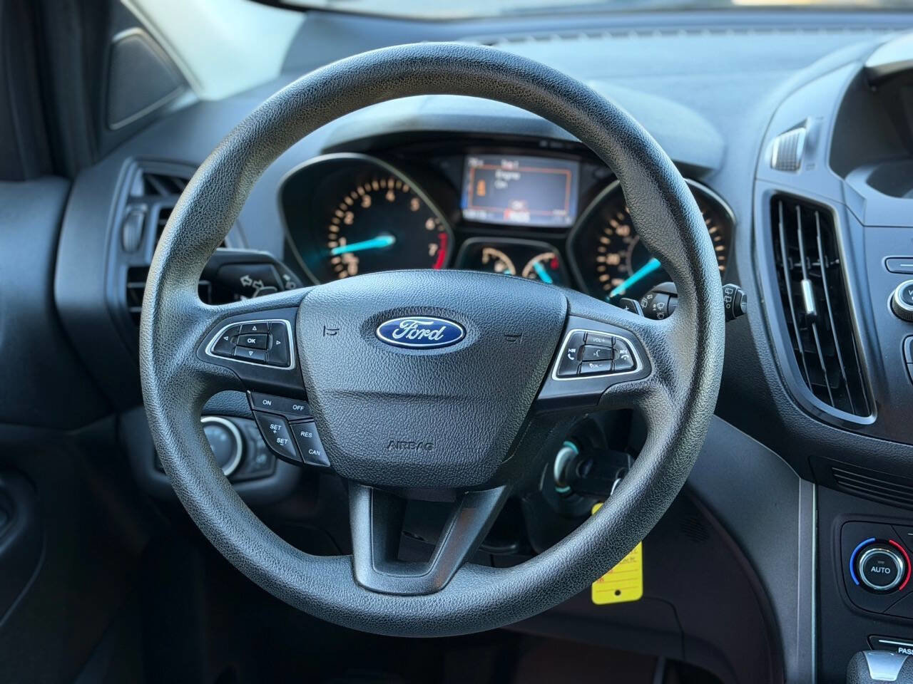 Used 2017 Ford Escape SE AWD/4WD image 14