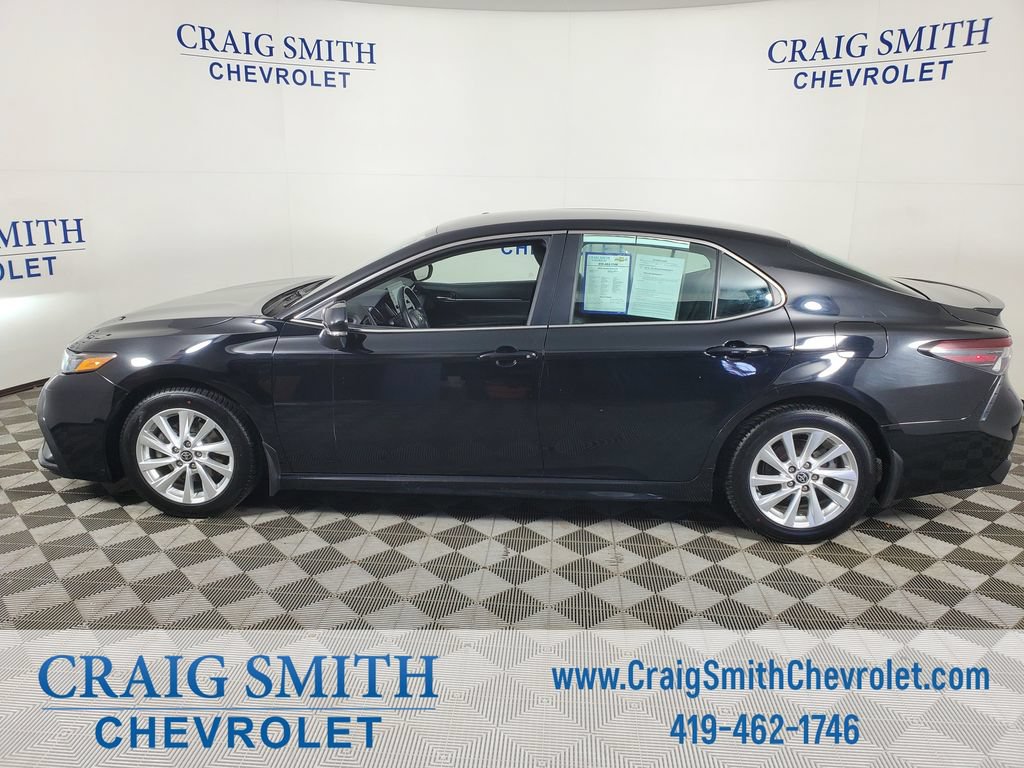 Used 2023 Toyota Camry SE FWD image 2