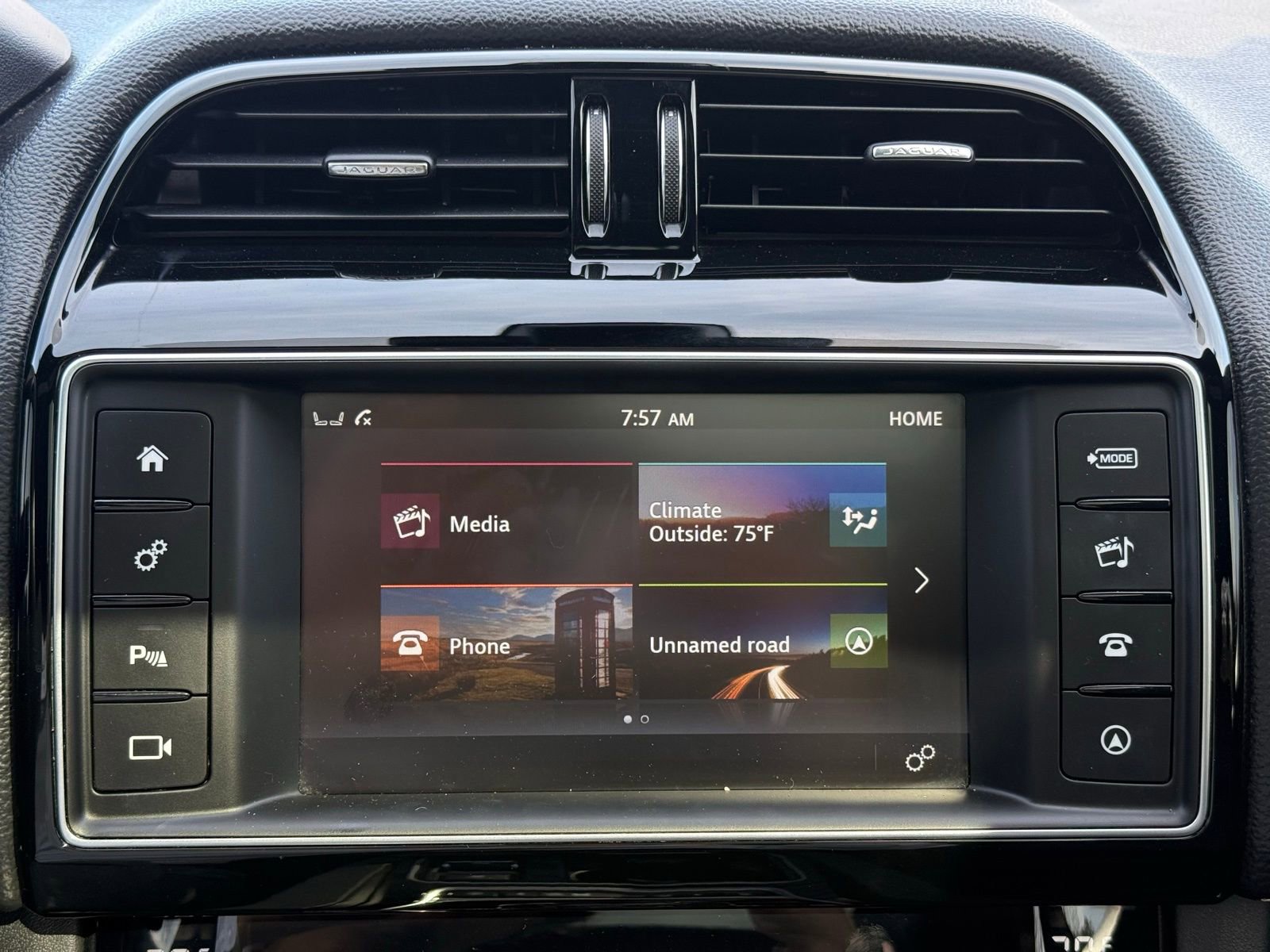 Used 2018 Jaguar F-PACE Prestige image 21