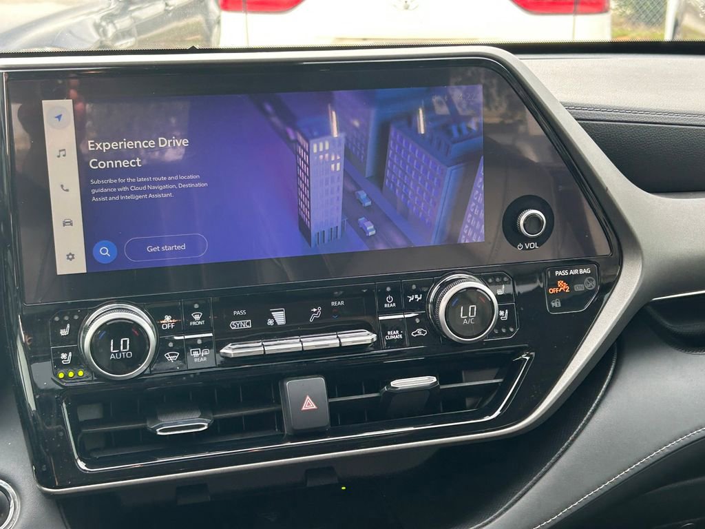 Used 2023 Toyota Highlander Limited image 21