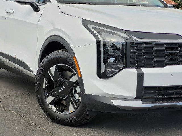 New 2026 Kia Sportage LX FWD image 3
