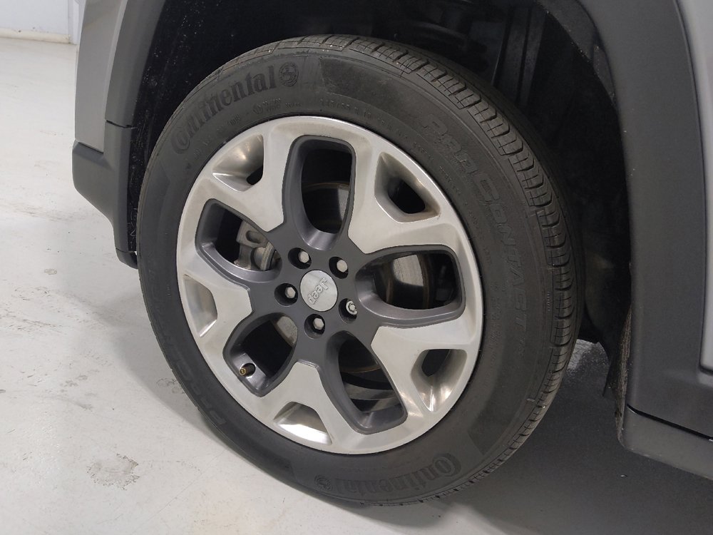 Used 2018 Jeep Compass Limited w/ Navigation Group AWD/4WD image 31