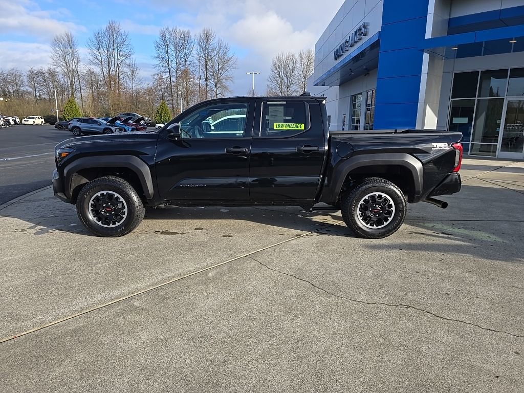 Used 2025 Toyota Tacoma TRD Off-Road AWD/4WD image 2