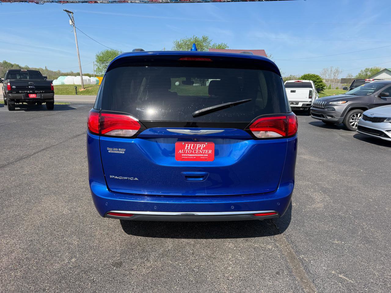 Used 2020 Chrysler Pacifica Touring-L image 5