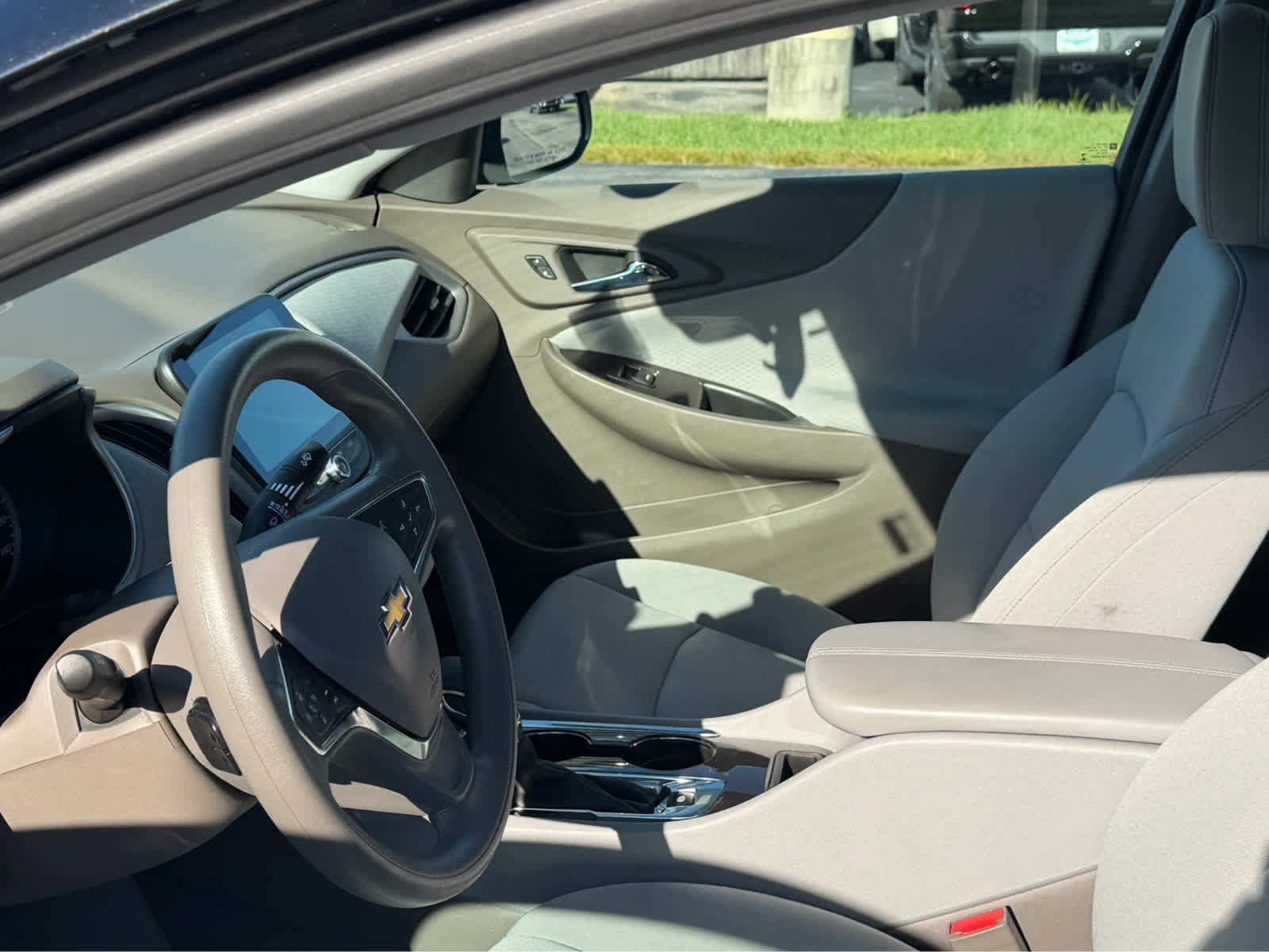 Used 2023 Chevrolet Malibu LT FWD image 15