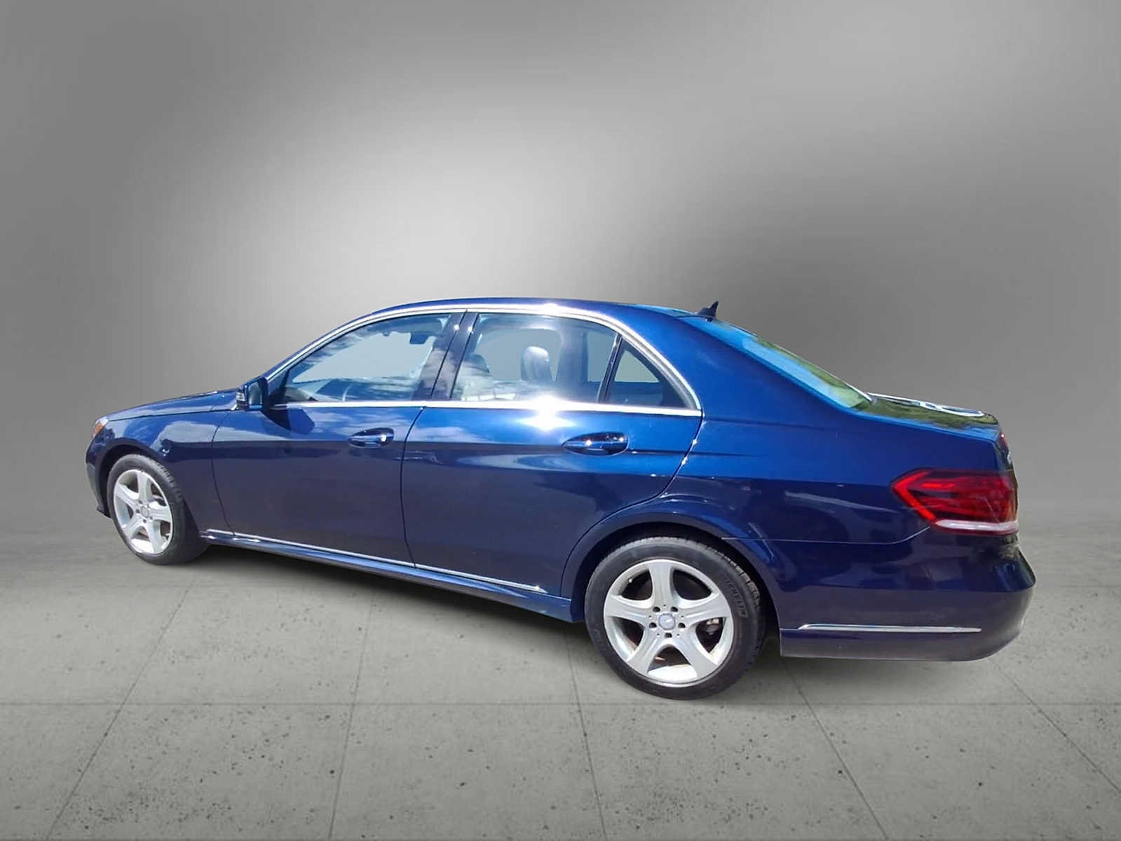 Used 2015 Mercedes-Benz E 350 4MATIC Sedan image 6